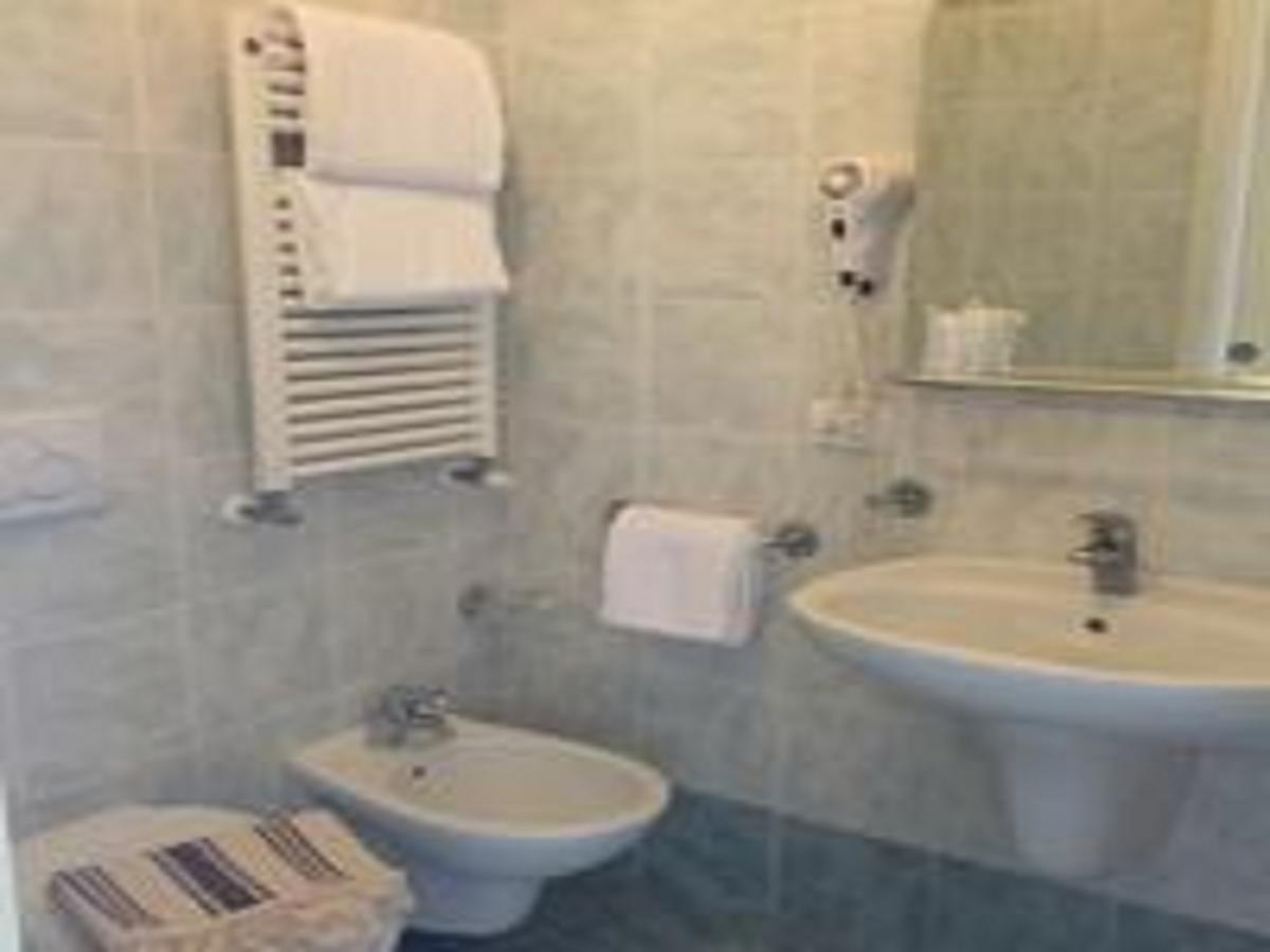 Hotel Villa Gentile เลวานโต ภายนอก รูปภาพ